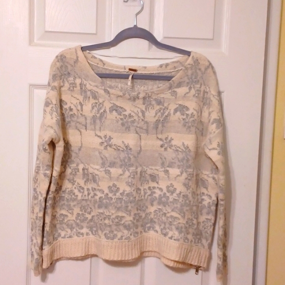 Free People, sz S, wool/ alpaca blend cream and gray floral print sweater. Zip s - Picture 1 of 12